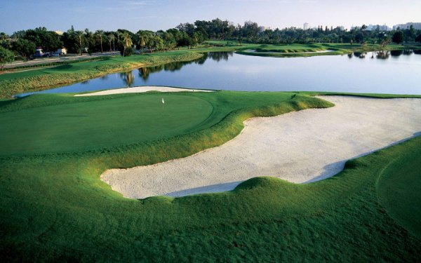 Golf course and pond at the Miami Beach Golf Club