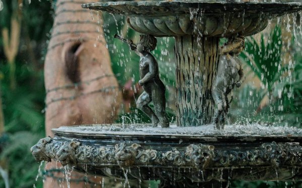 Fountain at Cauley Square