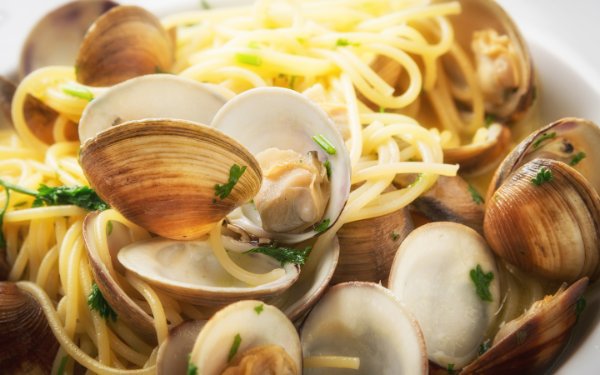 Clams and linguine